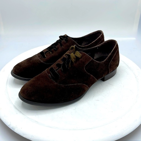 Born Eden Women’s dark brown suede Sz 9.5